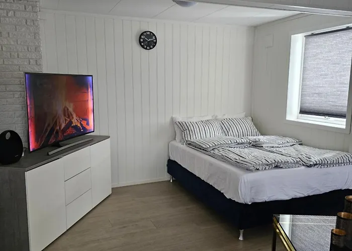 Вилла Montana Guest House. *